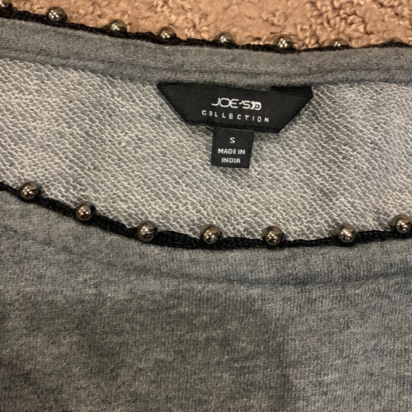 Joe’s collection boat neck cut sweater. Thin soft nice stitching around the neck - Picture 2 of 3